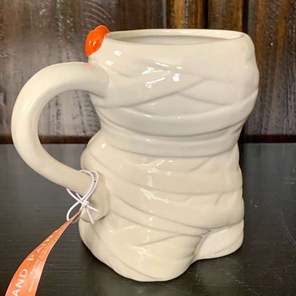 Mummy Girl Holding Candy Corn Ceramic Halloween Mug - Picture 10 of 14